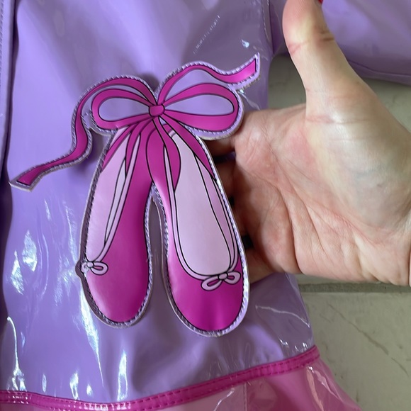 Rain coat - Picture 3 of 7